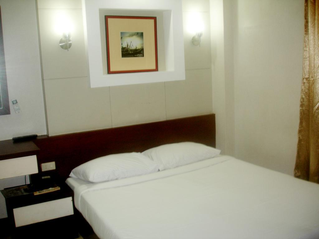 Roxas Midtown Hotel Quarto foto