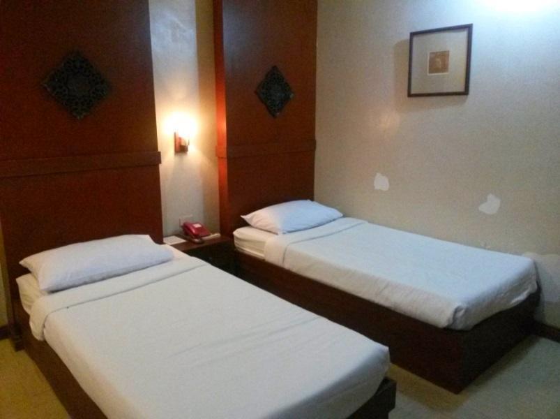 Roxas Midtown Hotel Exterior foto